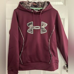 Women’s Under Armour hoodie size SM/P